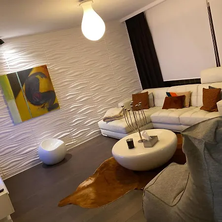 Suite Peralta Jacuzzi-Sauna * Liège
